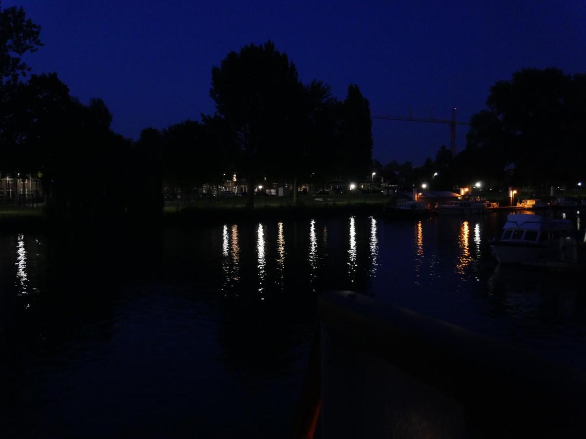 De Logeerboot Dordrecht B&B 외부 사진